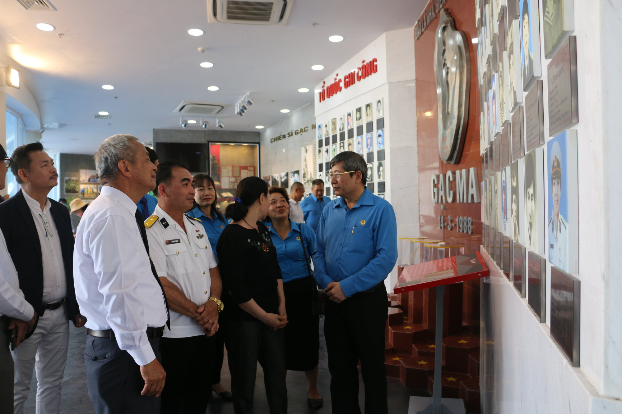 D&acirc;ng hương tưởng nhớ 64 chiến sĩ hi sinh tại Gạc Ma - Ảnh 3.