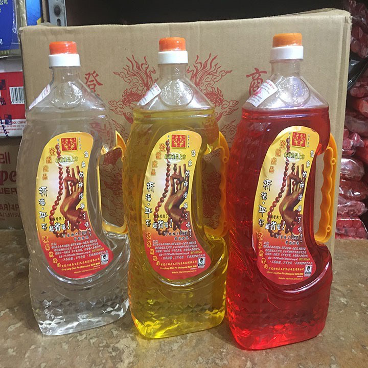 Bé trai nguy kịch vì uống nhầm dầu thắp đèn