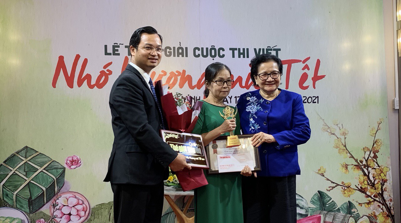 Trao giải cuộc thi viết Nhớ thương m&ugrave;i Tết 2021 - Ảnh 1.