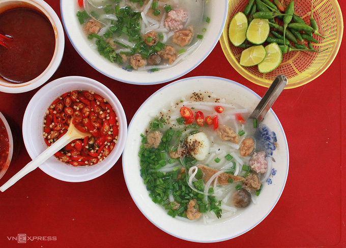 6 m&oacute;n ăn kh&ocirc;ng thể bỏ lỡ khi đến Quy Nhơn - Ảnh 2.