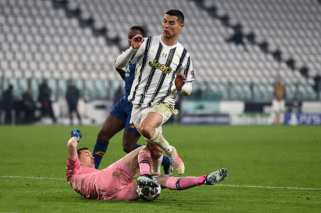 Bị Juventus đại hạ gi&aacute;, Ronaldo mơ t&aacute;i hồi Real Madrid - Ảnh 6.