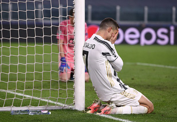 Bị Juventus đại hạ gi&aacute;, Ronaldo mơ t&aacute;i hồi Real Madrid - Ảnh 1.