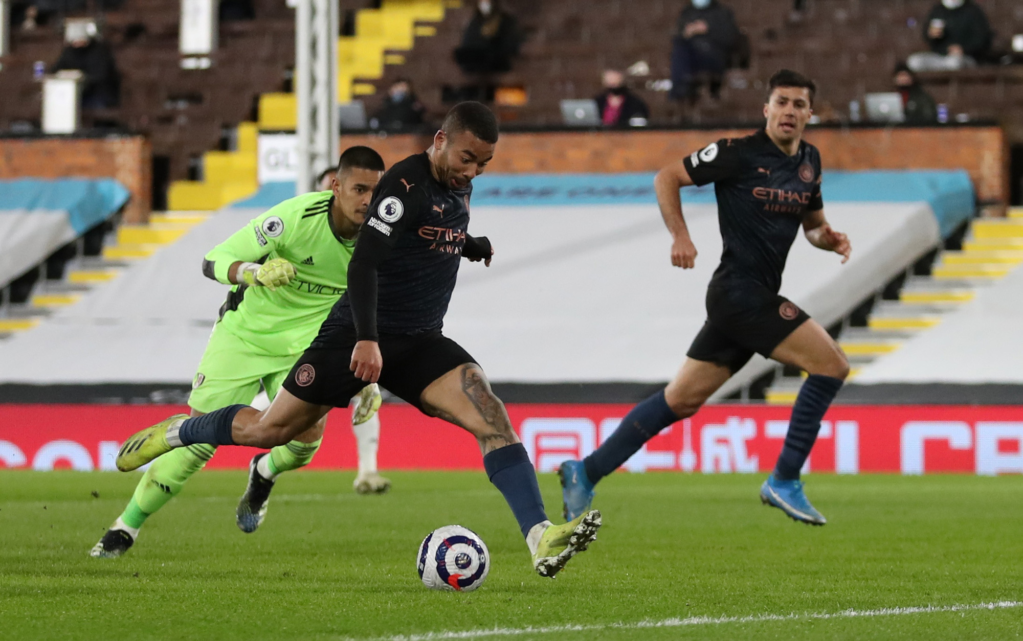 Ngoại hạng Anh: Man City đ&egrave; bẹp Fulham - Ảnh 5.