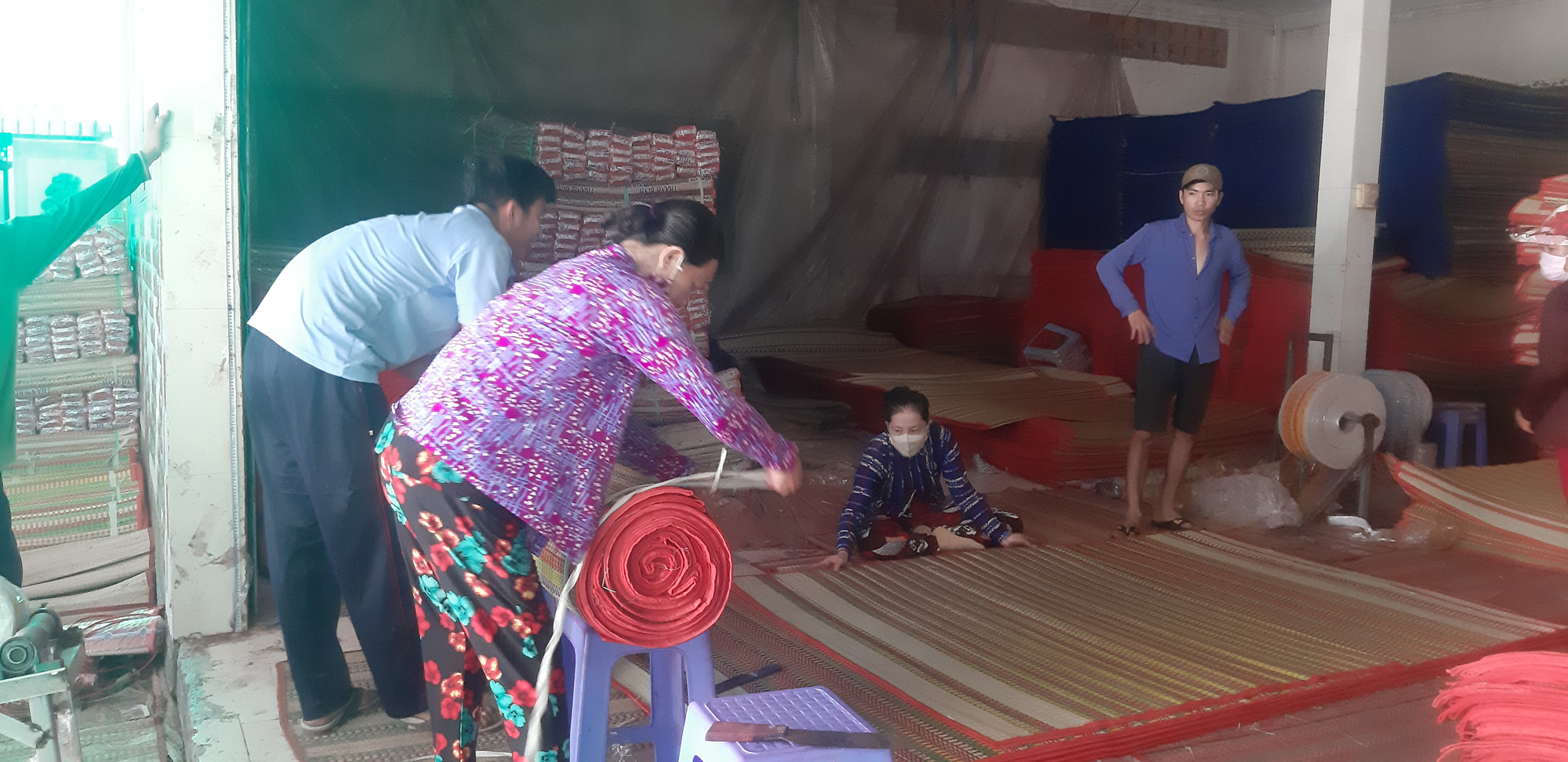 CLIP: Ngỡ ng&agrave;ng l&agrave;ng chiếu trăm năm được UNESCO vinh danh - Ảnh 17.