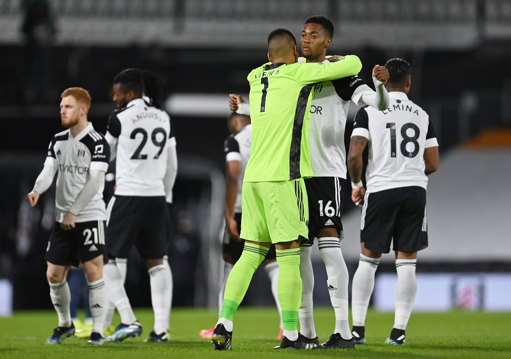 Ngoại hạng Anh: Man City đ&egrave; bẹp Fulham - Ảnh 2.