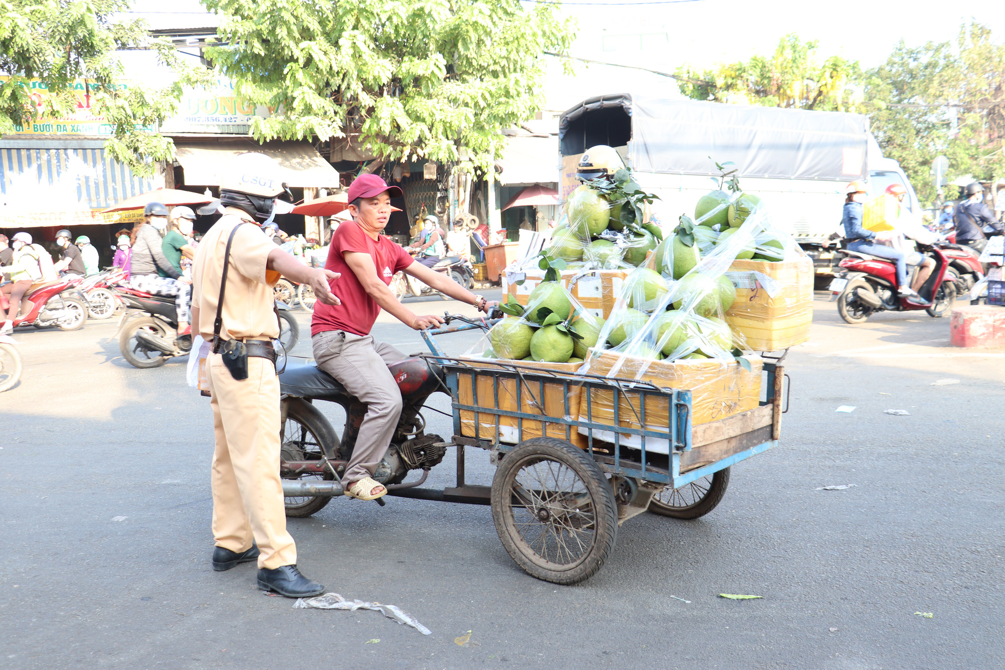CSGT TP HCM đang tung qu&acirc;n &ldquo;truy t&igrave;m&rdquo; xe tự chế - Ảnh 1.