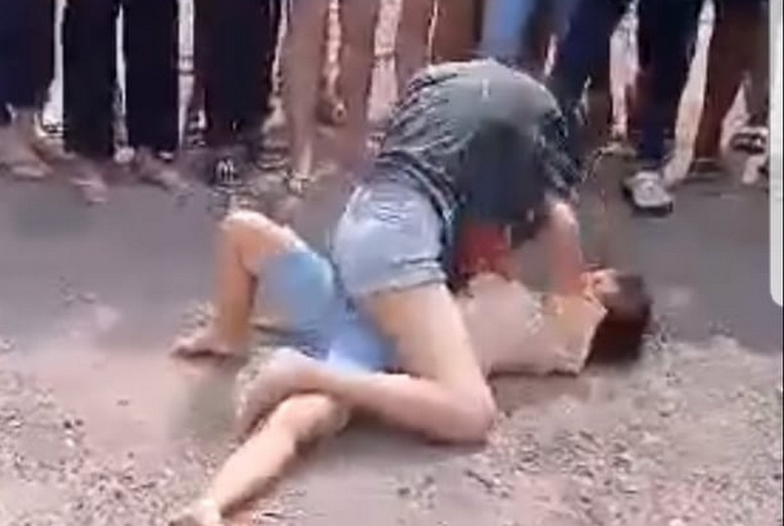 Kiên Giang: Đề nghị công an xác minh clip 2 nữ sinh đánh nhau dã man