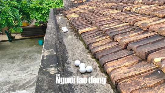 B&oacute;ng golf oanh tạc l&agrave;m bể m&aacute;i t&ocirc;n, cửa k&iacute;nh v&agrave; uy hiếp người d&acirc;n ở Quảng B&igrave;nh - Ảnh 3.
