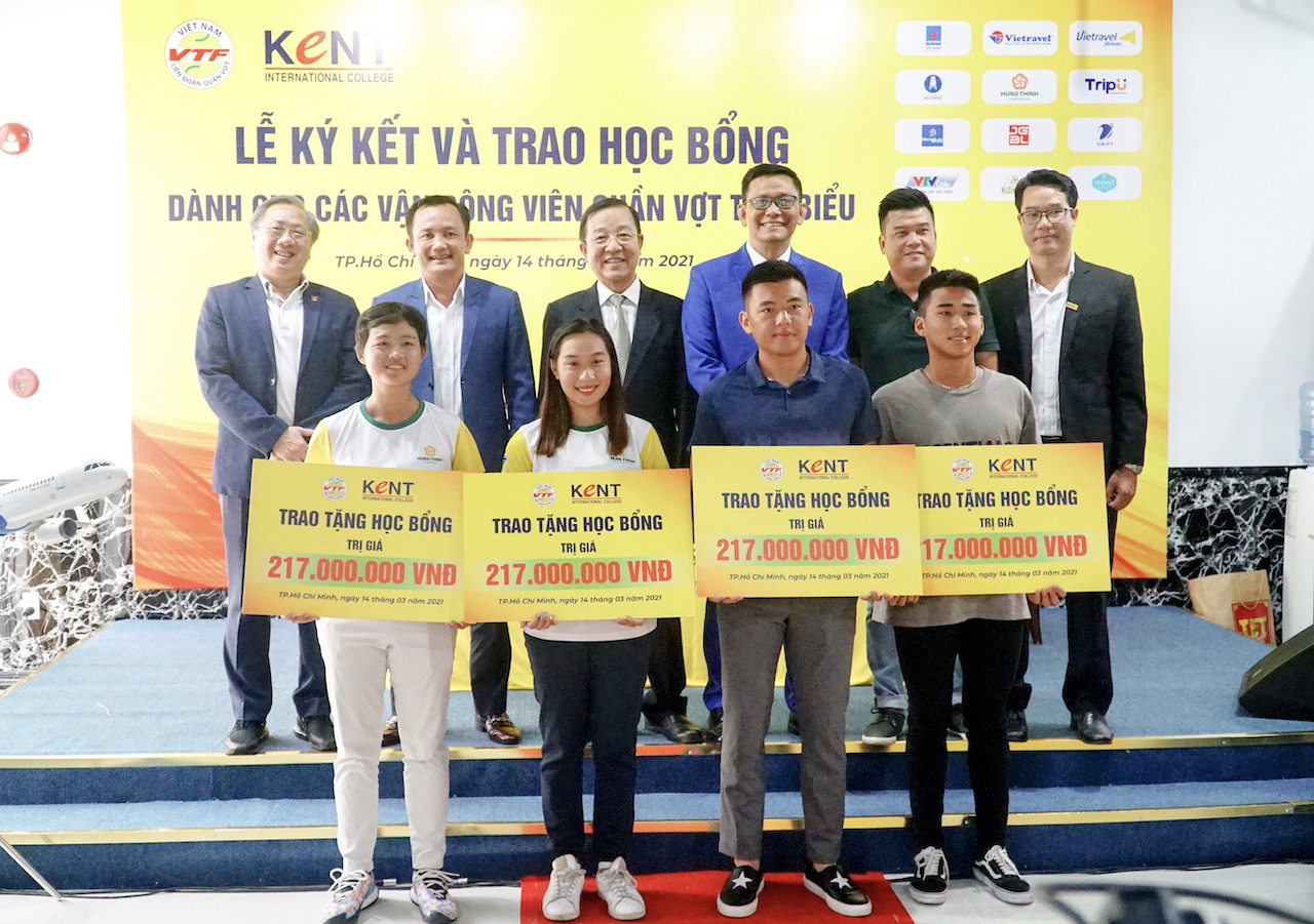 Trường Cao đẳng Quốc tế Kent trao học bổng trị giá hơn 800 triệu đồng cho các VĐV quần vợt