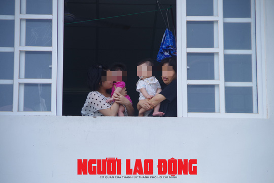 Cho người thân vào khu cách ly chăm sóc trẻ dưới 2 tuổi về từ Hàn Quốc