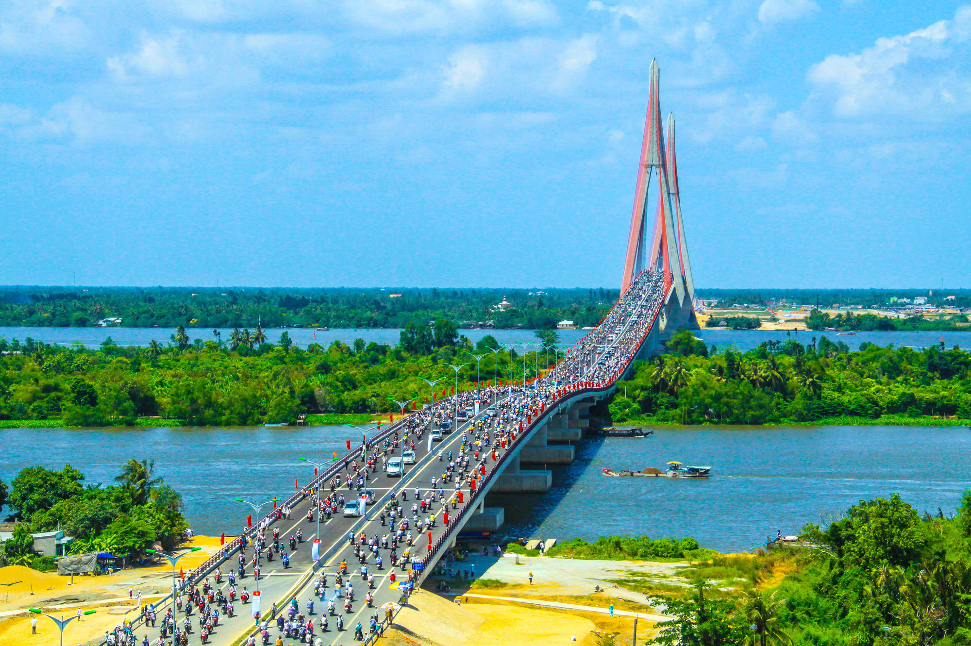 PH&Aacute;T TRIỂN ĐBSCL THEO PHƯƠNG CH&Acirc;M 8G: Giao th&ocirc;ng đi trước mở đường - Ảnh 1.