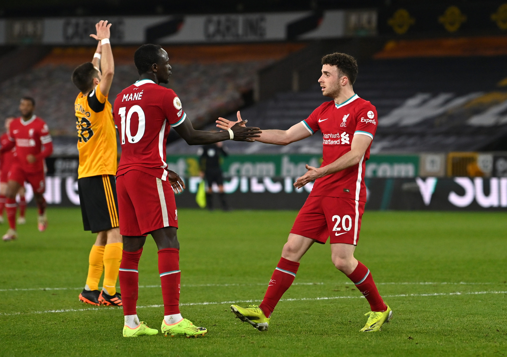 Thủ môn chấn thương kinh hoàng, Wolverhampton bại trận trước Liverpool - Ảnh 3.