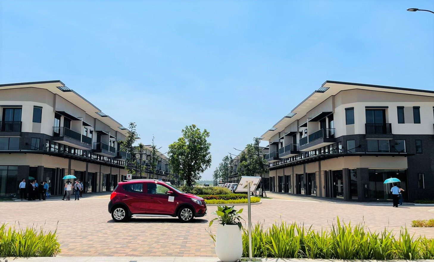 Gam m&agrave;u s&aacute;ng trong ph&aacute;t triển đ&ocirc; thị Bến Lức - Ảnh 1.