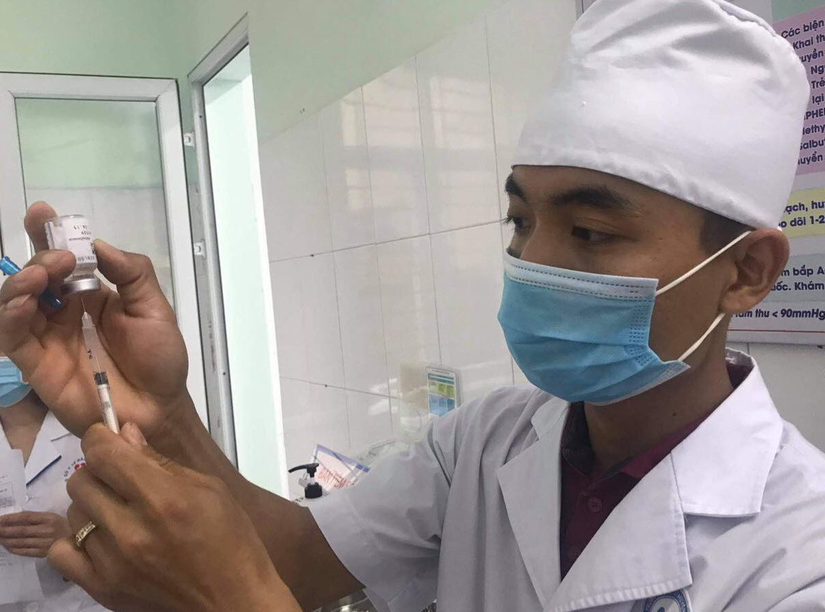 Bộ Y tế cảnh báo dấu hiệu sau tiêm vắc-xin Covid-19 người tiêm cần đến bệnh viện ngay