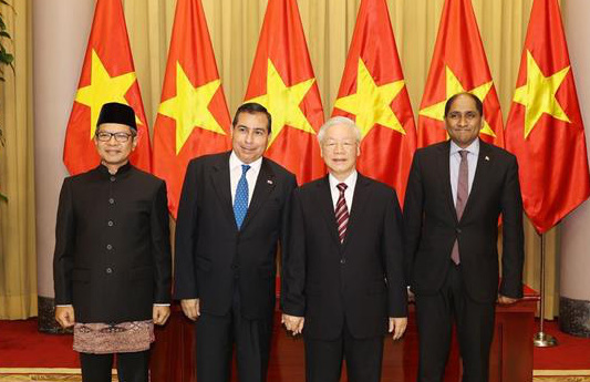 Tổng Bí thư, Chủ tịch nước Nguyễn Phú Trọng tiếp các Đại sứ đến trình Quốc thư
