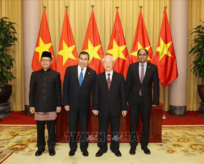 Tổng B&iacute; thư, Chủ tịch nước Nguyễn Ph&uacute; Trọng tiếp c&aacute;c Đại sứ đến tr&igrave;nh Quốc thư - Ảnh 1.