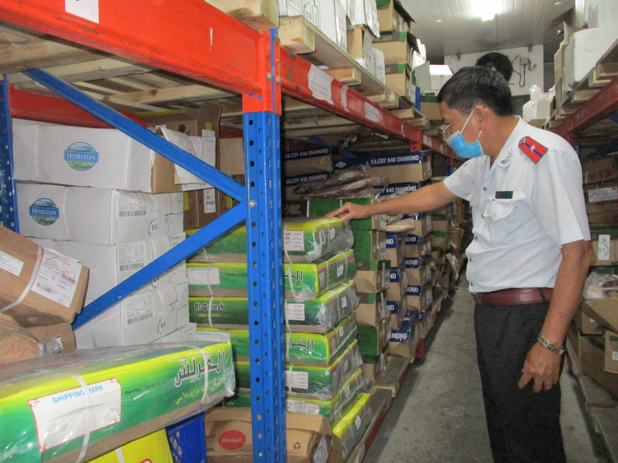 Nhiều băn khoăn từ dự thảo quy định về ghi nh&atilde;n h&agrave;ng ho&aacute; - Ảnh 1.