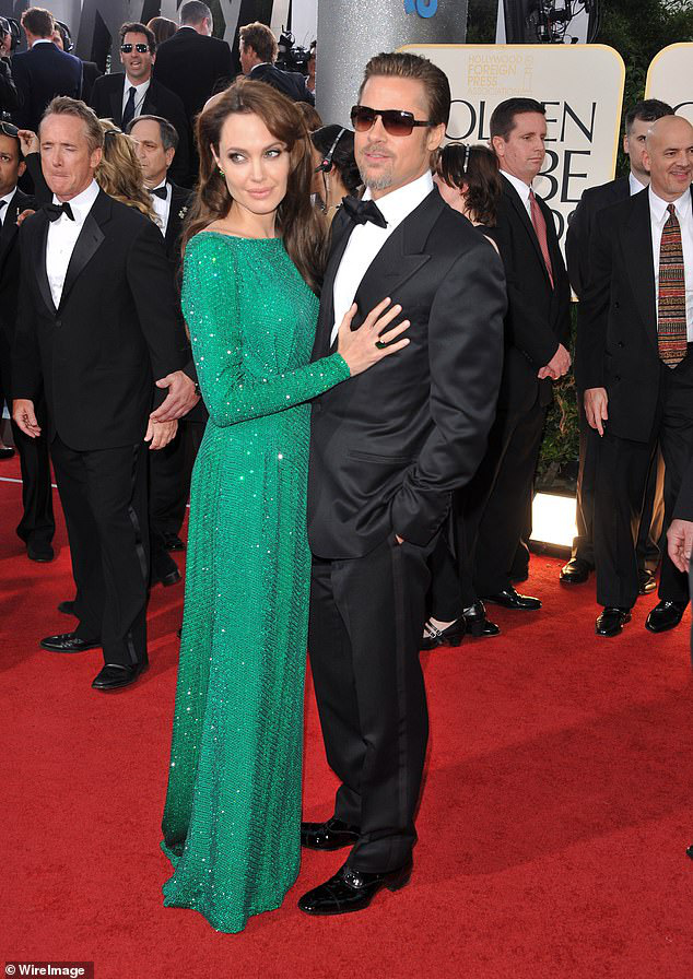 Angelina Jolie chuẩn bị tung bằng chứng bạo h&agrave;nh của Brad Pitt - Ảnh 1.