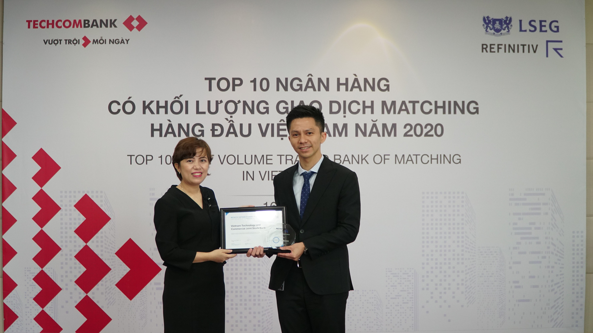 Techcombank được vinh danh Top 4 Ngân hàng giao dịch Matching lớn nhất thị trường ngoại hối Việt Nam 2020