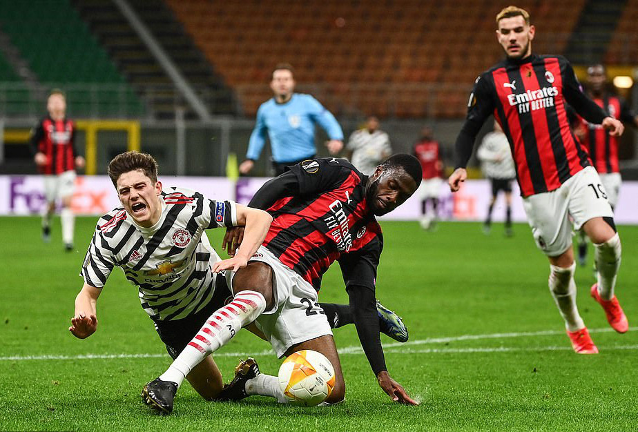 Pogba ch&oacute;i s&aacute;ng, Man United nghẹt thở v&agrave;o tứ kết Europa League - Ảnh 3.