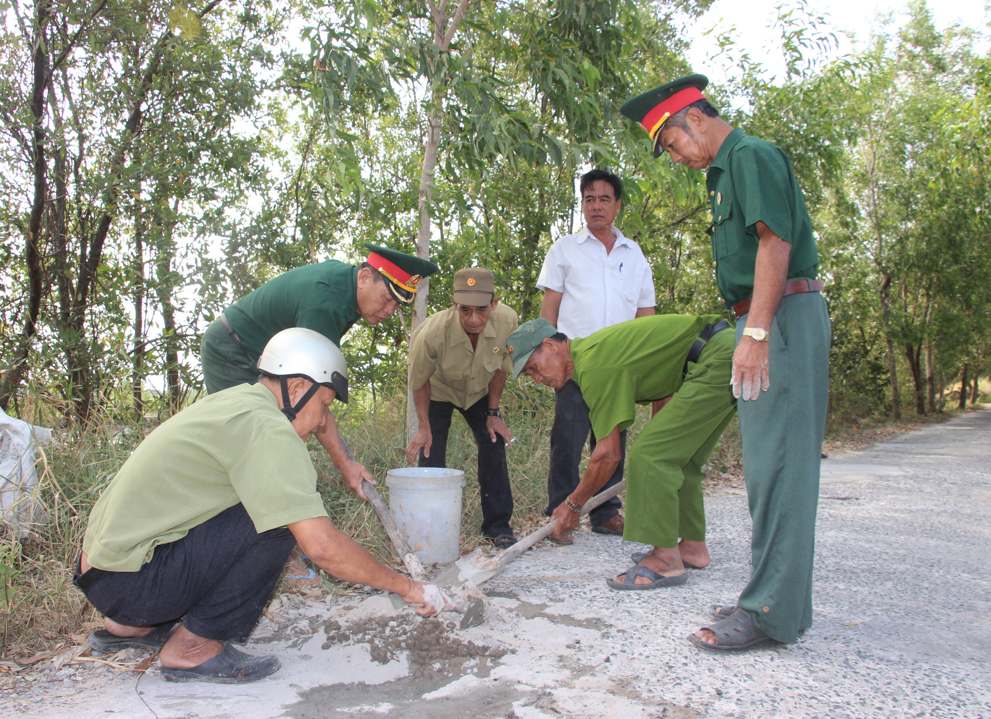 Cà Mau đề xuất khen thưởng gương người tốt, việc tốt Báo Người Lao Động phản ánh - Ảnh 4.