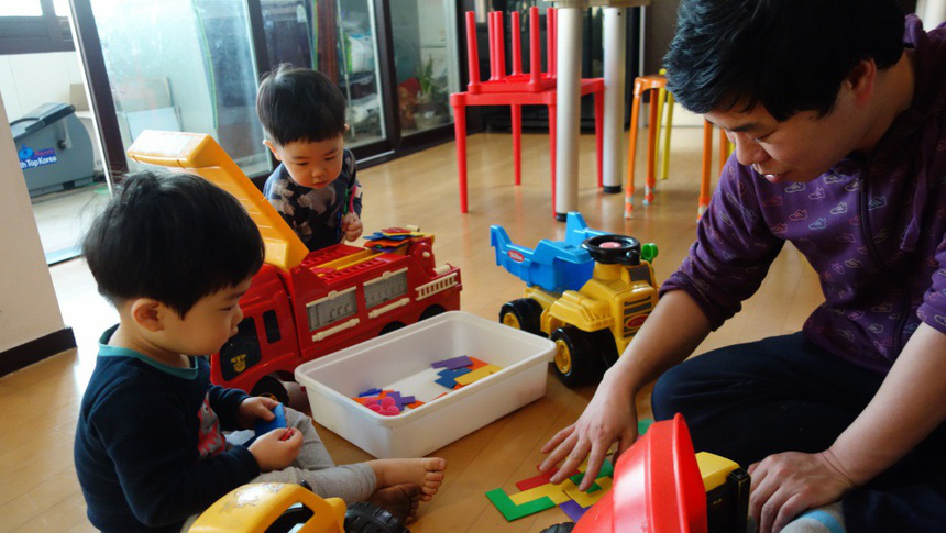 Định kiến đ&agrave;n &ocirc;ng l&agrave;m nội trợ l&agrave; k&eacute;m cỏi - Ảnh 2.