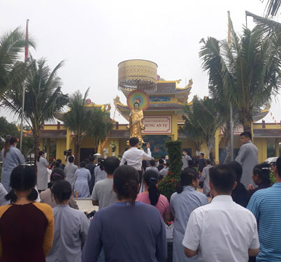 D&acirc;n địa phương kể chuyện kh&aacute;m, trị bệnh của &ocirc;ng V&otilde; Ho&agrave;ng Y&ecirc;n ở ch&ugrave;a - Ảnh 1.