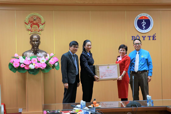 Đề xuất hỗ trợ nhân viên y tế bị tử vong
