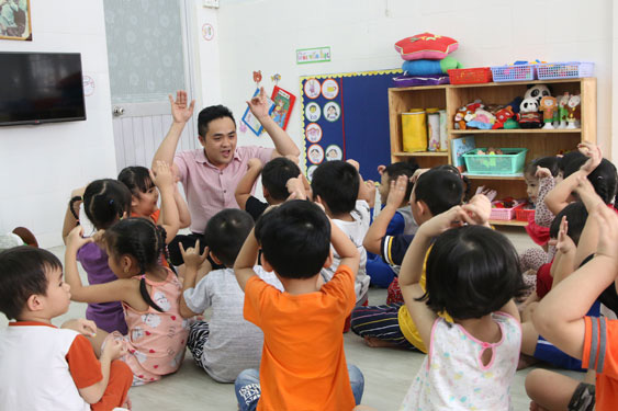 Kiểm soát cảm xúc khi dạy trẻ
