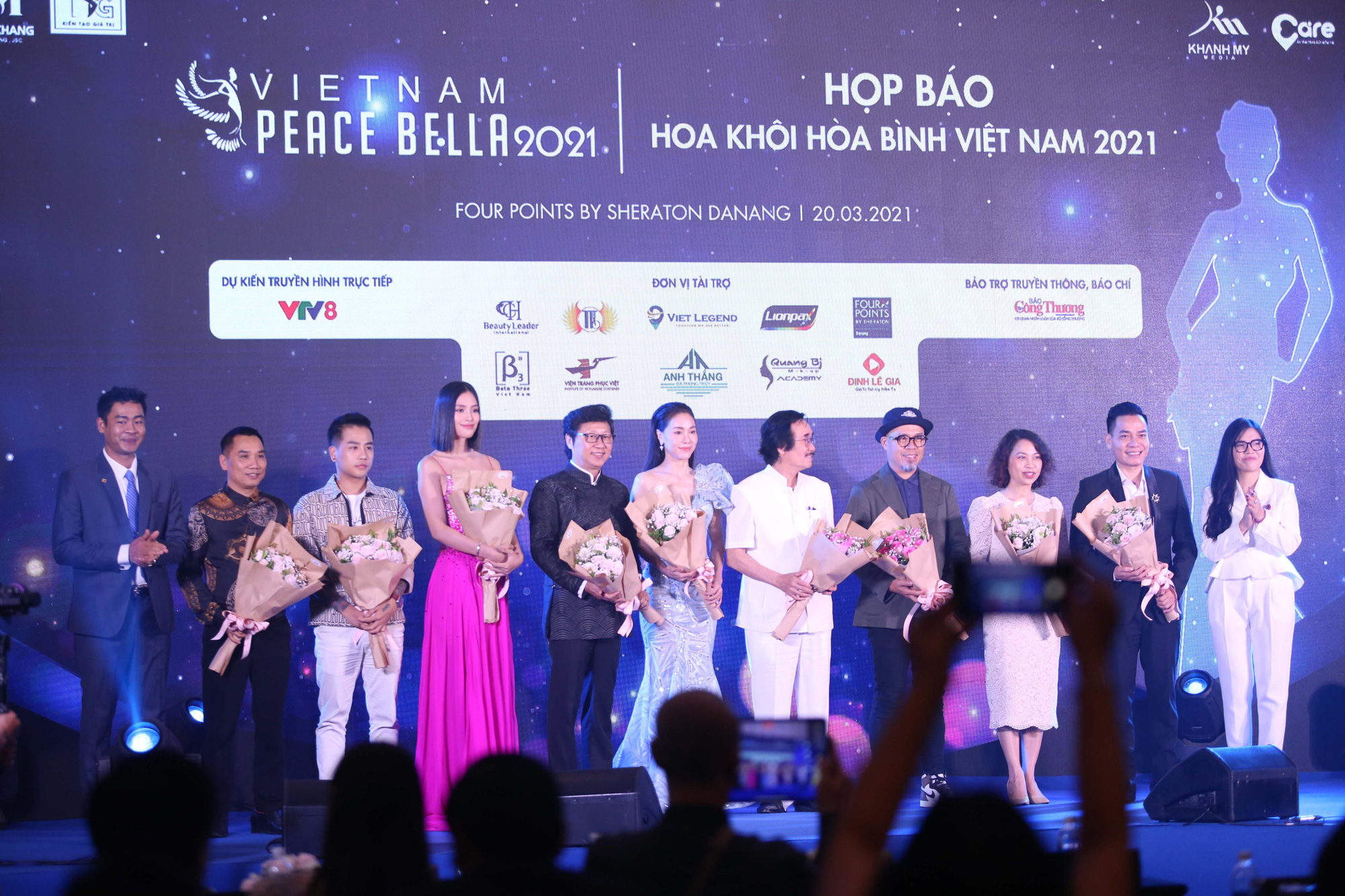 Hoa hậu Trần Tiểu Vy l&agrave;m gi&aacute;m khảo cuộc thi Hoa kh&ocirc;i H&ograve;a b&igrave;nh Việt Nam - Ảnh 2.
