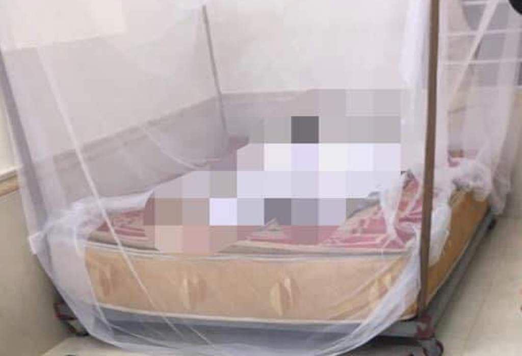 Rơi xuống sông trước nhà, 2 anh em ruột 3 và 5 tuổi chết đuối