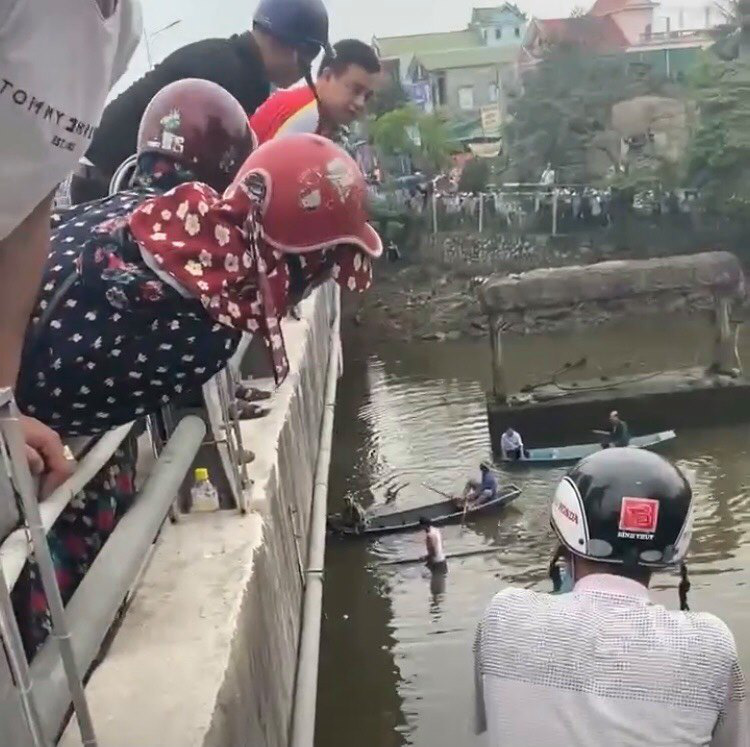 Lao xuống s&ocirc;ng cứu bạn g&aacute;i giận hờn nhảy cầu, nam thanh ni&ecirc;n bị nước cuốn tử vong - Ảnh 1.