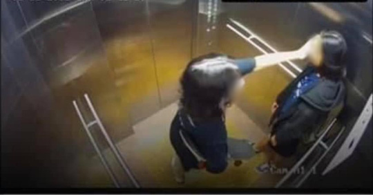 CLIP: Hình ảnh cuối cùng của 2 cô gái trẻ trước khi rơi lầu chung cư ở TP HCM - Ảnh 2.