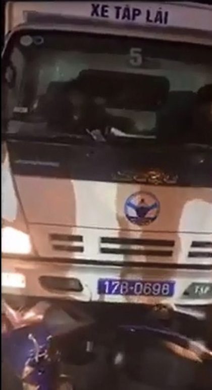 Gi&aacute;o vi&ecirc;n dạy l&aacute;i xe ở Th&aacute;i B&igrave;nh bị tố đ&aacute;nh người sau m&acirc;u thuẫn tr&ecirc;n đường - Ảnh 1.