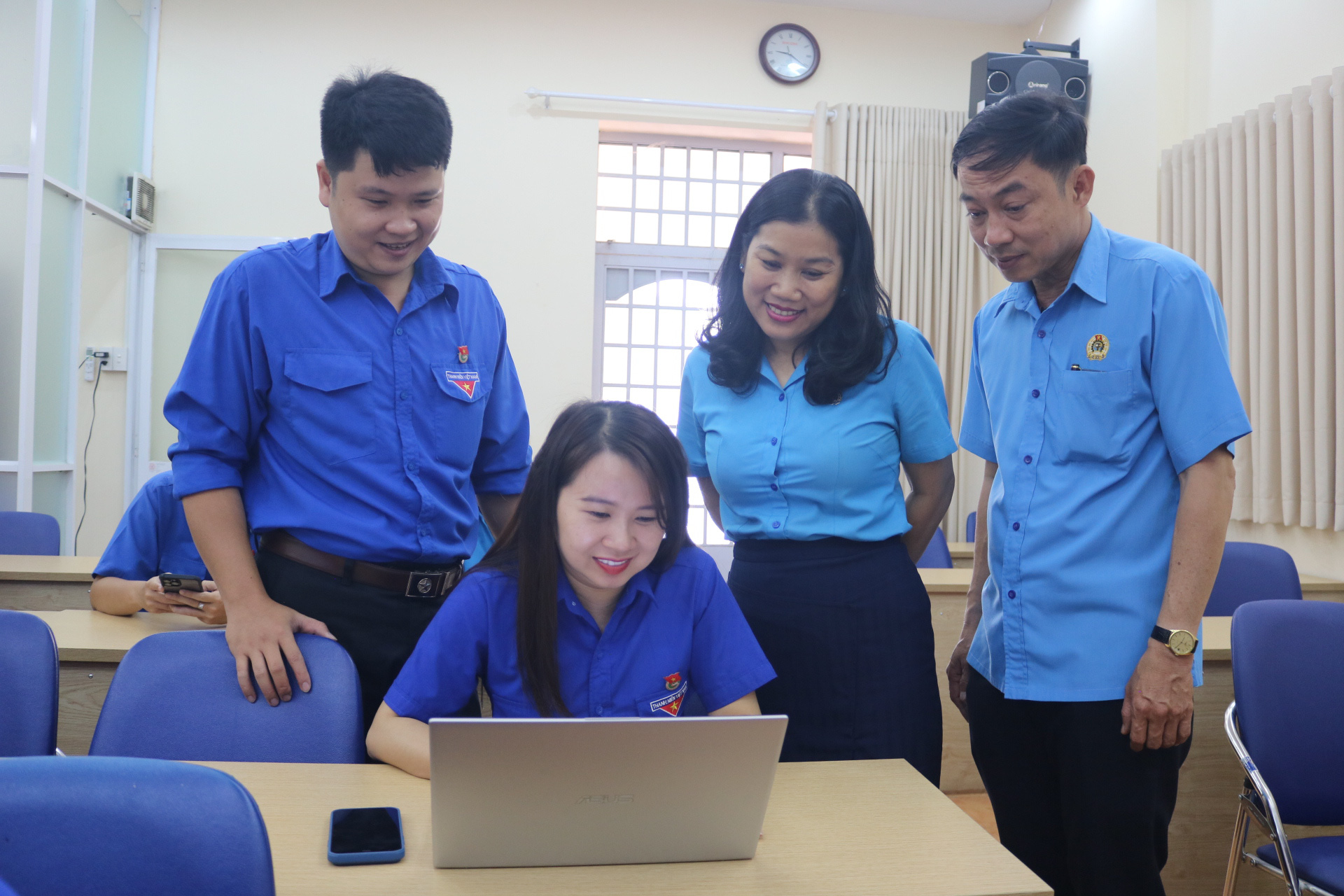 S&ocirc;i nổi hội thi trực tuyến &ldquo;Những chặn đường vẻ vang của Đo&agrave;n&rdquo; - Ảnh 1.