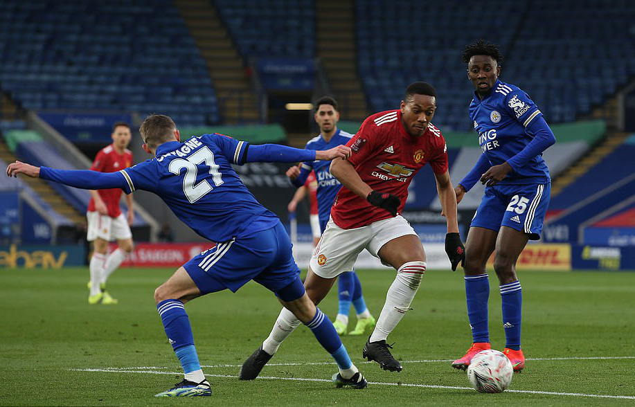 Tứ kết FA Cup: Công cùn thủ kém, Man United thua tan tác Leicester - Ảnh 1.