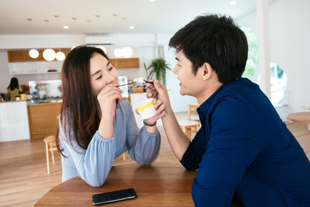 Vợ chồng nhìn nhau phát điên? - Ảnh 1.