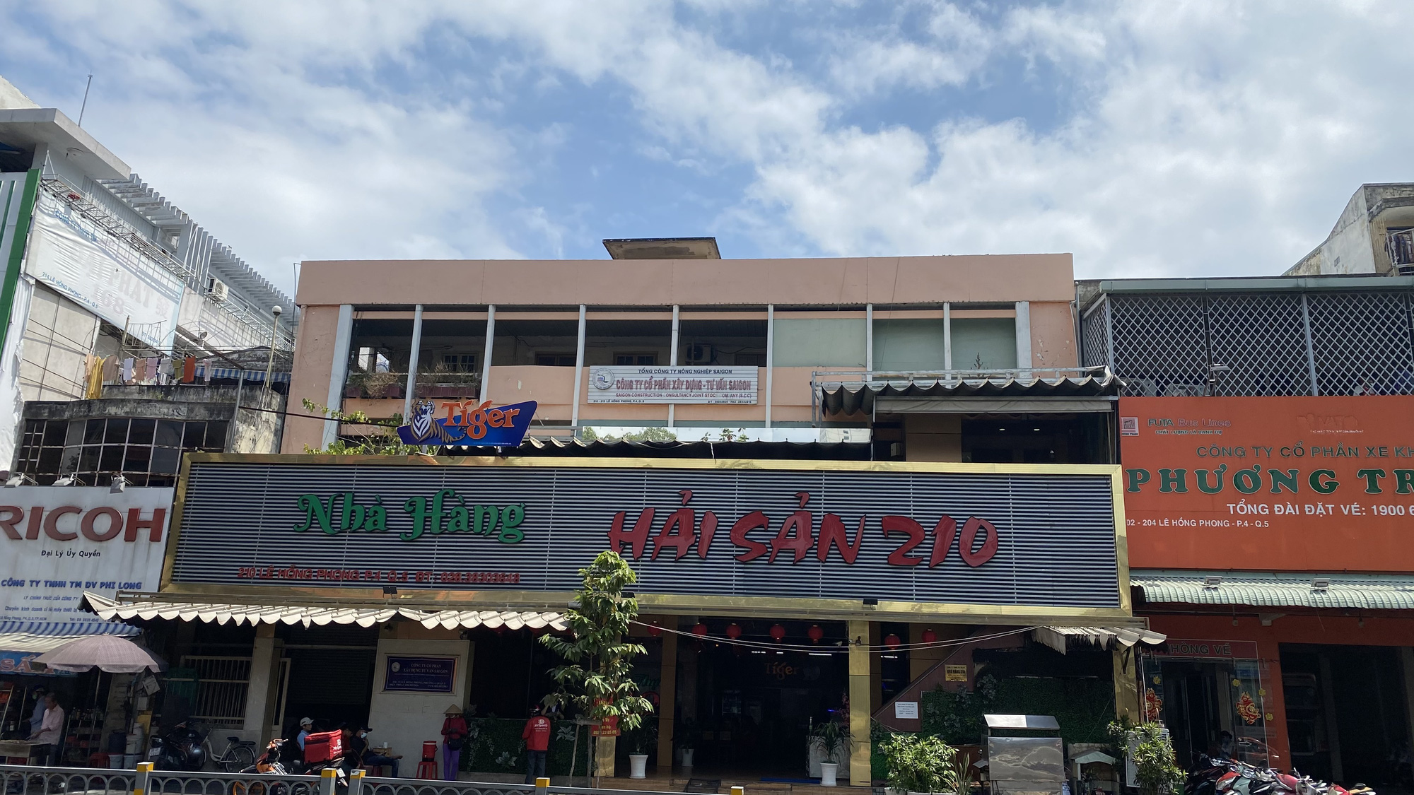 Quản chặt nhà, đất công: Đủ kiểu lãng phí, trục lợi
