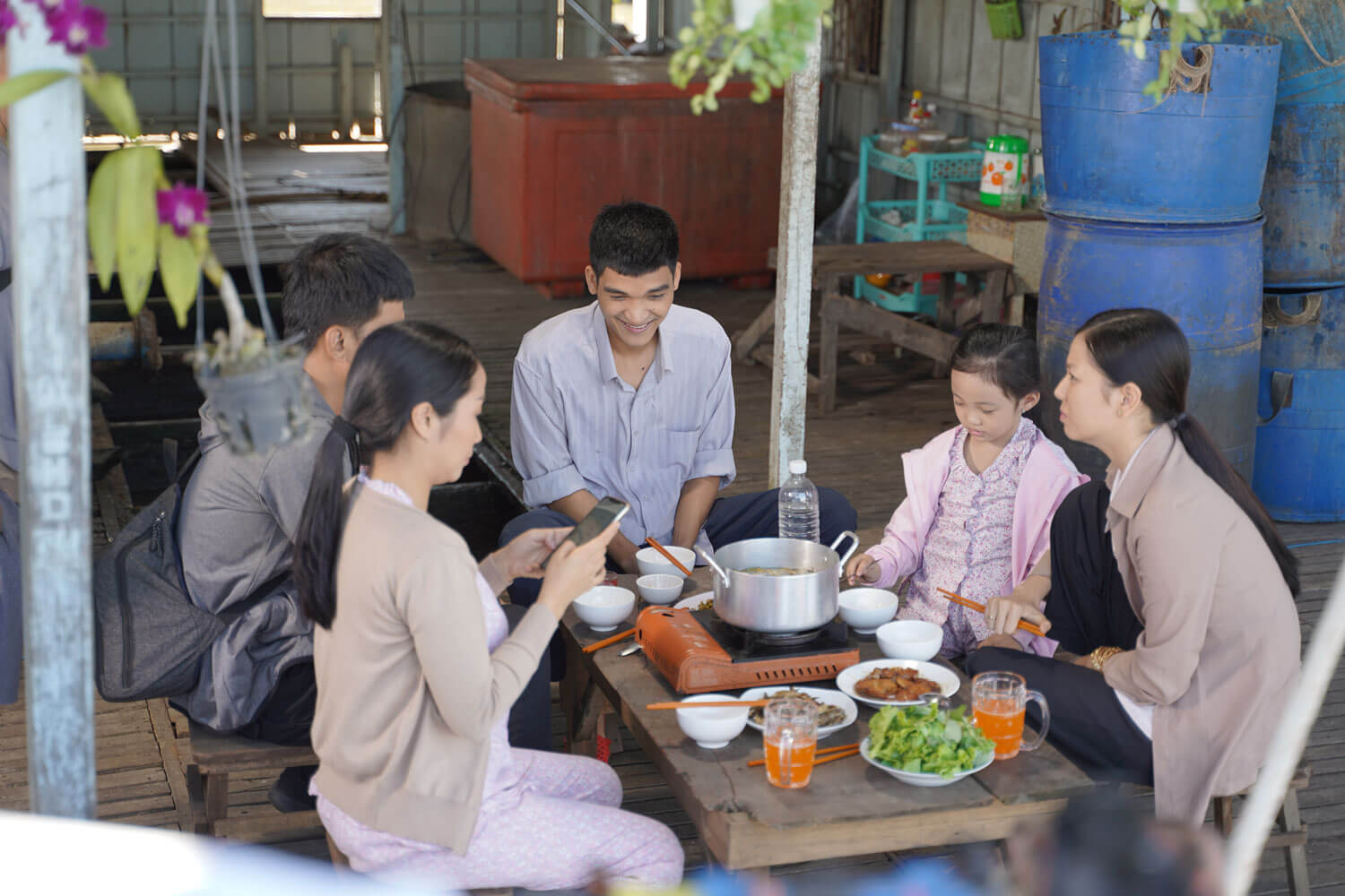 Lật mặt: 48H chính thức trình chiếu sau 2 lần lỡ hẹn - Ảnh 2.
