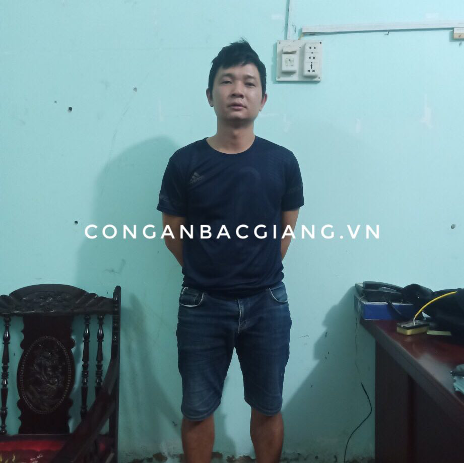 Nghịch tử dùng gậy đánh bố ruột đến tử vong - Ảnh 1.