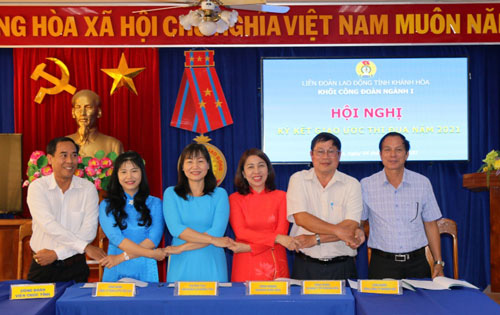 Kh&aacute;nh H&ograve;a: Đ&oacute;ng g&oacute;p hơn 3,6 tỉ đồng hỗ trợ người d&acirc;n bị thi&ecirc;n tai - Ảnh 1.