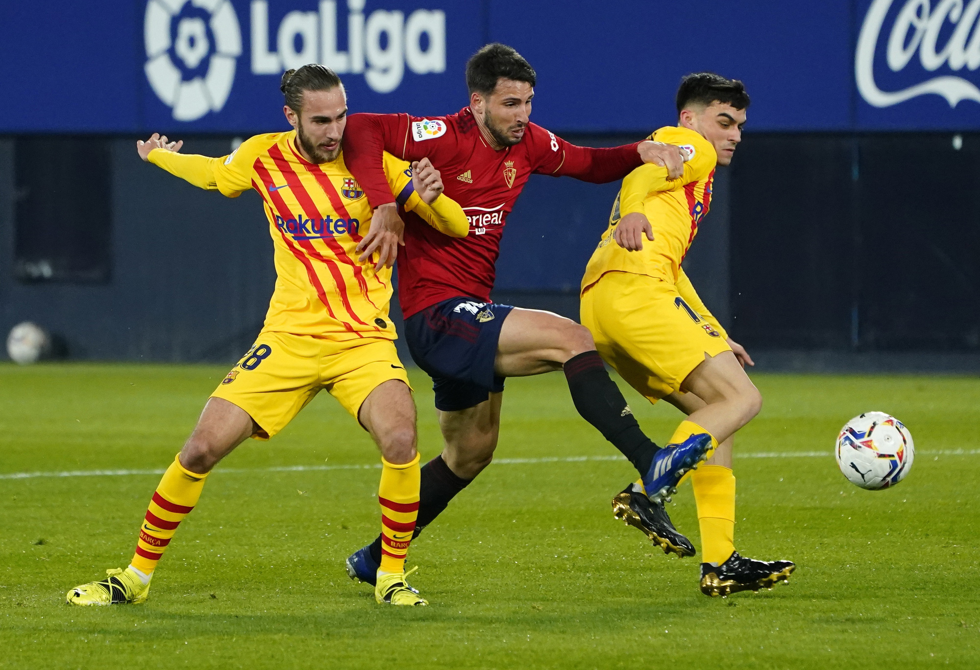Messi siêu kiến tạo, sao 18 tuổi lập đại công cho Barcelona