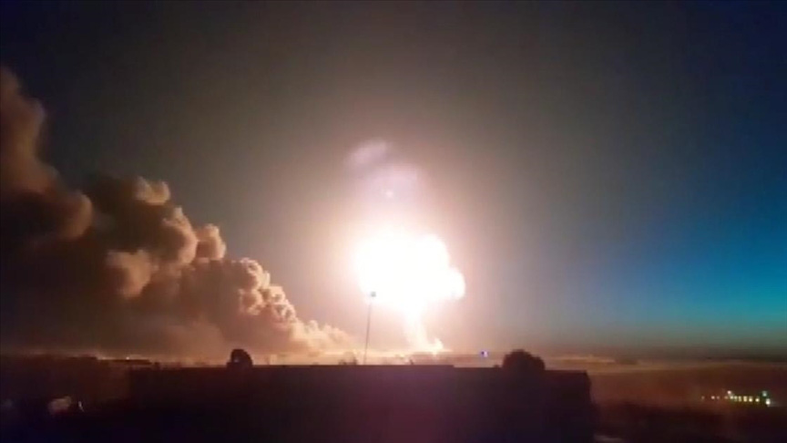 Syria: Nhiều nhà máy lọc dầu bị dội tên lửa, hàng chục người thương vong