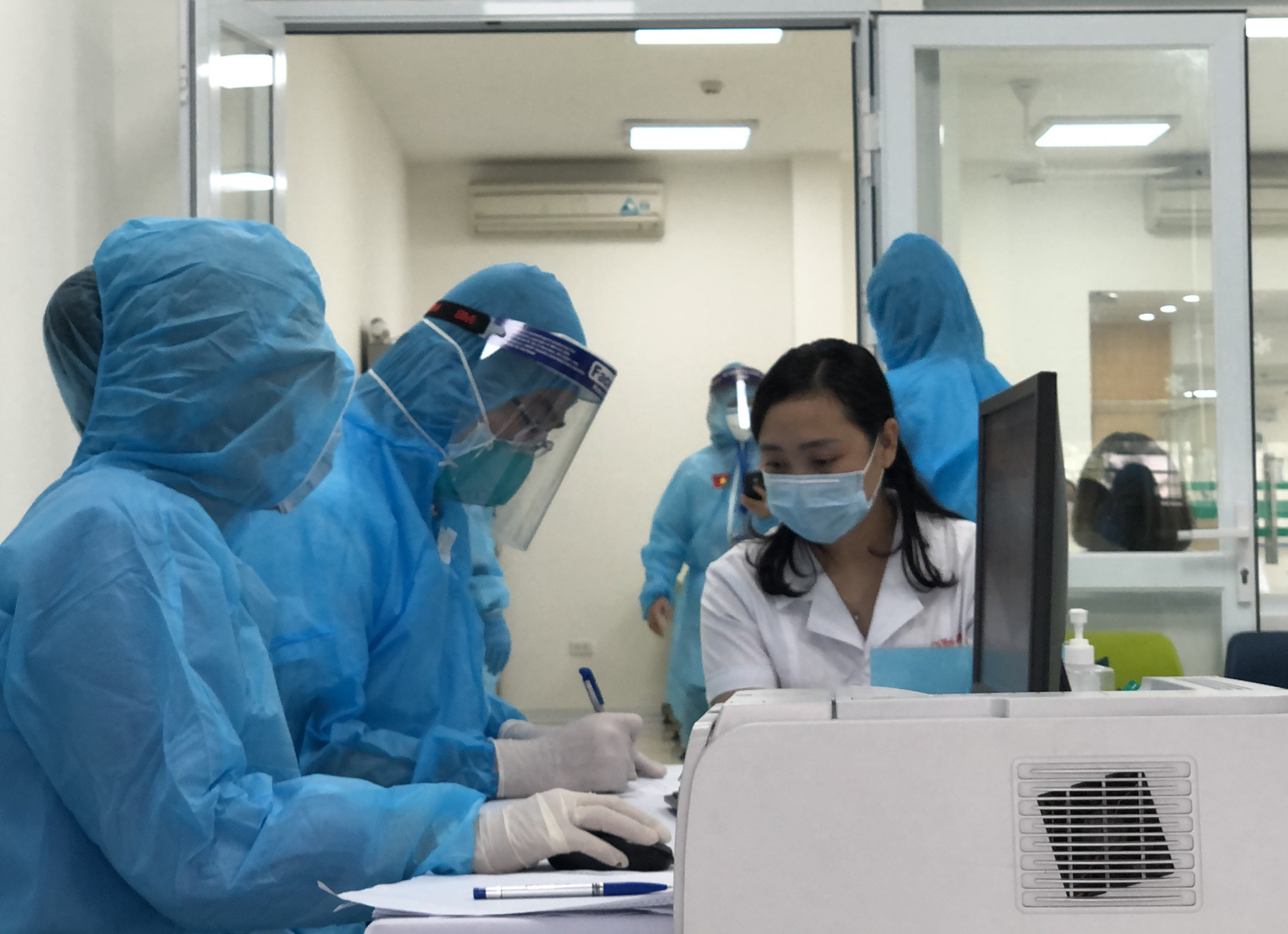 Thêm 12 ca mắc Covid-19 ở Hải Dương, TP HCM, Bình Dương và Ninh Thuận