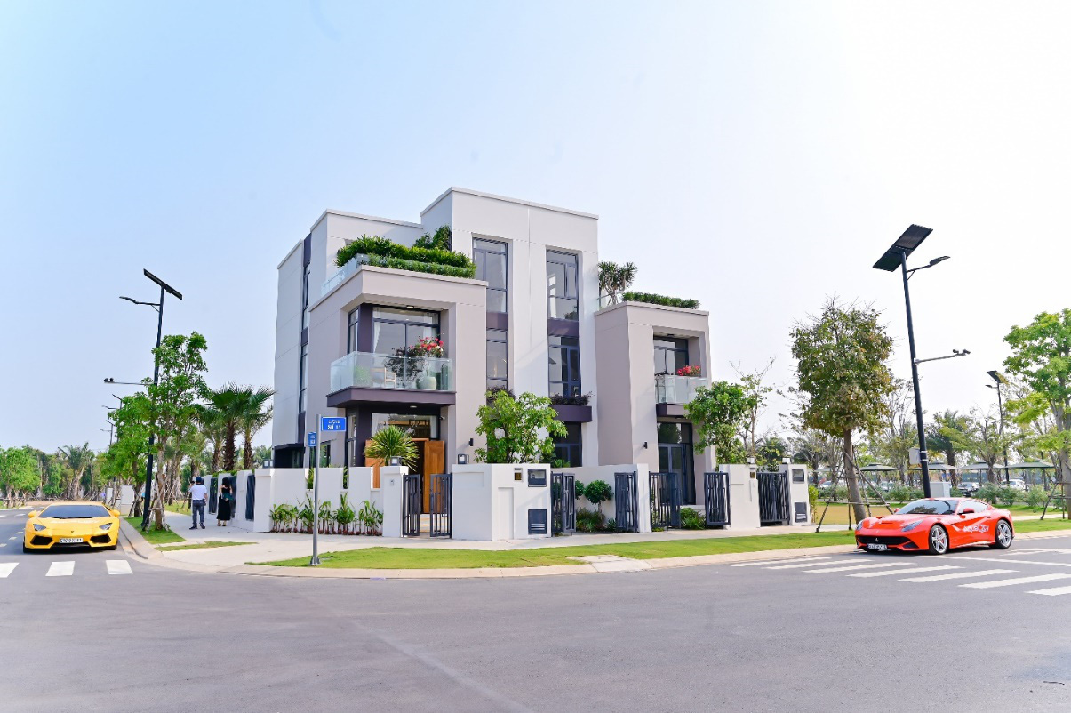 Tuyệt phẩm thiên nhiên “trên bến dưới thuyền” nơi đảo đô thị Phượng Hoàng - Ảnh 4.