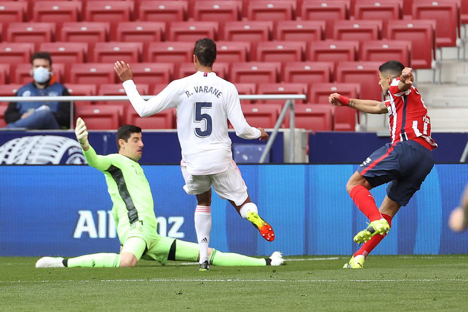 Benzema cứu Real Madrid, Atletico nợ chồng chất trận derby thủ đ&ocirc; - Ảnh 3.