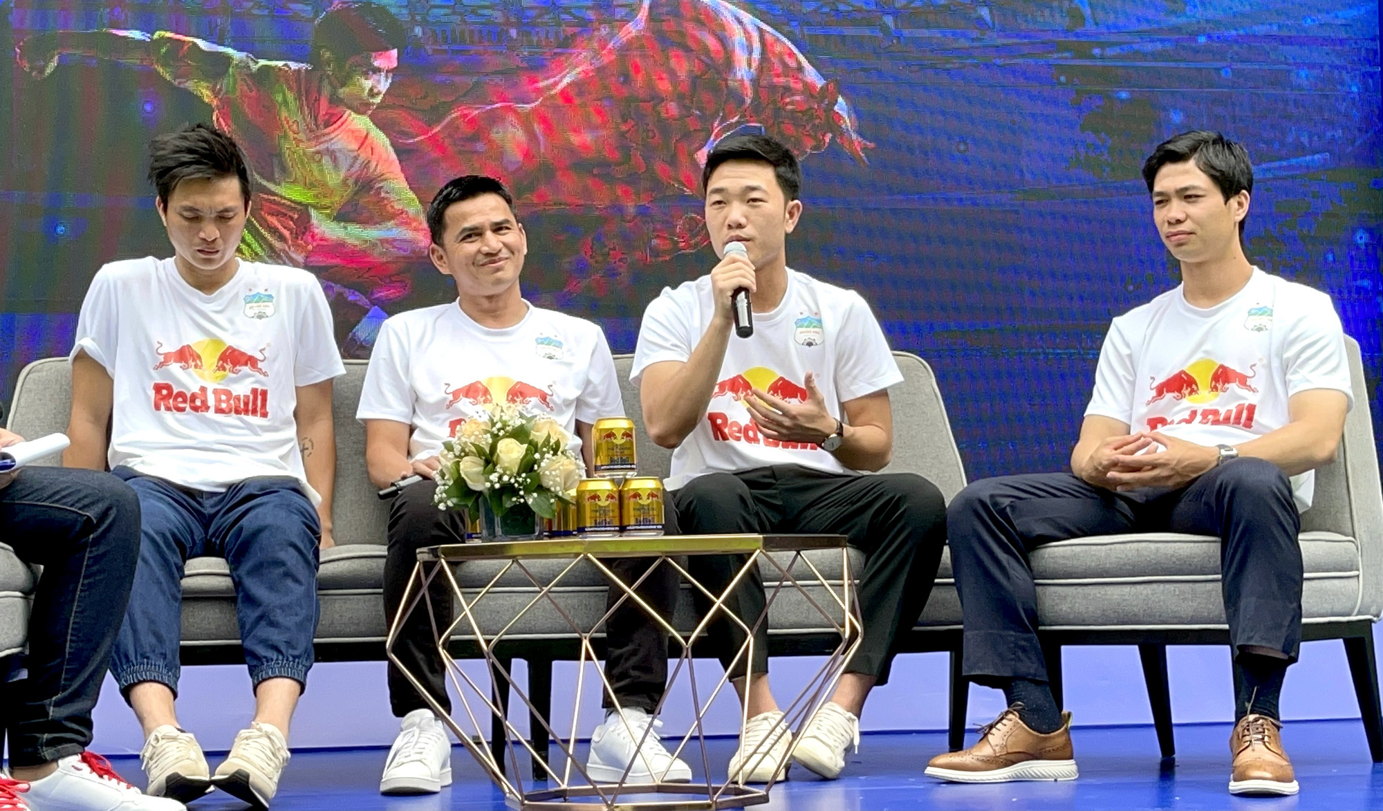 Xu&acirc;n Trường phi&ecirc;n dịch cho HLV Kiatisak, C&ocirc;ng Phượng trải l&ograve;ng về mục ti&ecirc;u V-League 2021 - Ảnh 3.