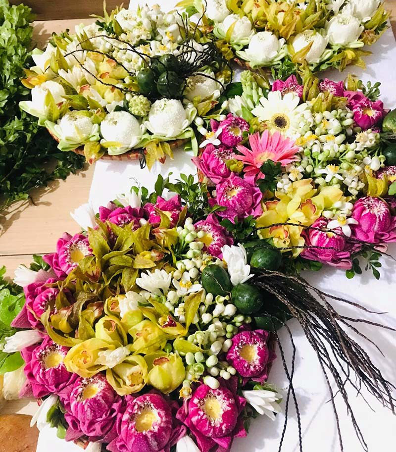 Sen quan &acirc;m đi m&aacute;y bay ra H&agrave; Nội, đổ mối vạn b&ocirc;ng vẫn kh&ocirc;ng đủ b&aacute;n - Ảnh 3.