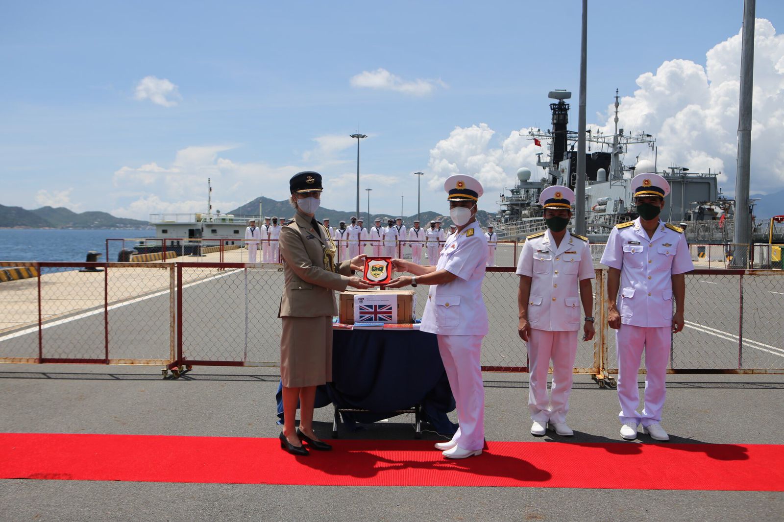 Tàu Hải quân Hoàng gia Anh HMS Richmond thăm Việt Nam - Ảnh 17.