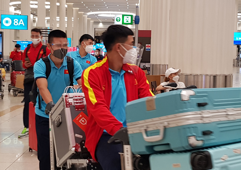 Tuyển Việt Nam c&oacute; mặt tại UAE, quyết t&acirc;m đạt kết quả tốt nhất trước đội tuyển Trung Quốc - Ảnh 4.